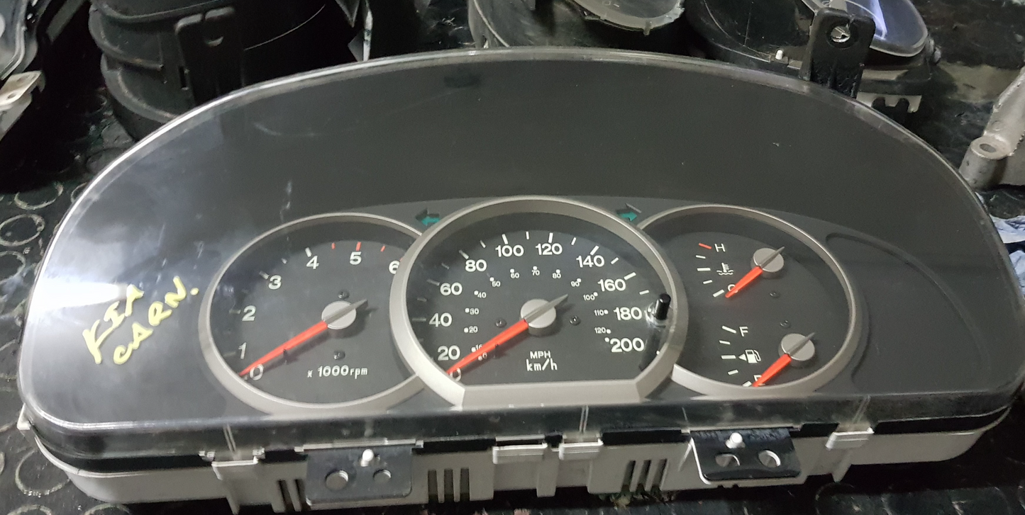 Quadro strumenti / Contachilometri Kia Carnival