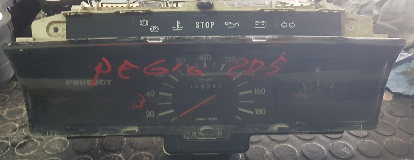 Quadro strumenti / Contachilometri Peugeot 205