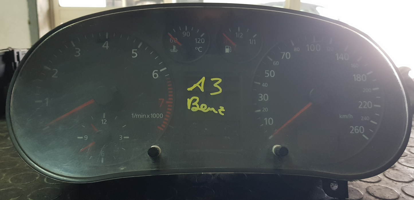Quadro strumenti / Contachilometri Audi A3 L benzina
