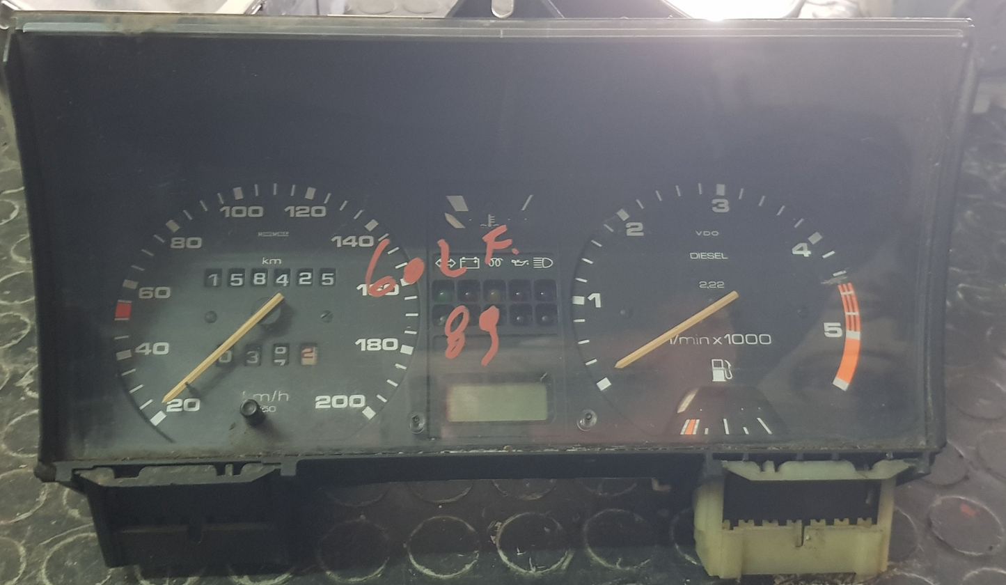 Quadro strumenti / Contachilometri Volkswagen Golf II (2)