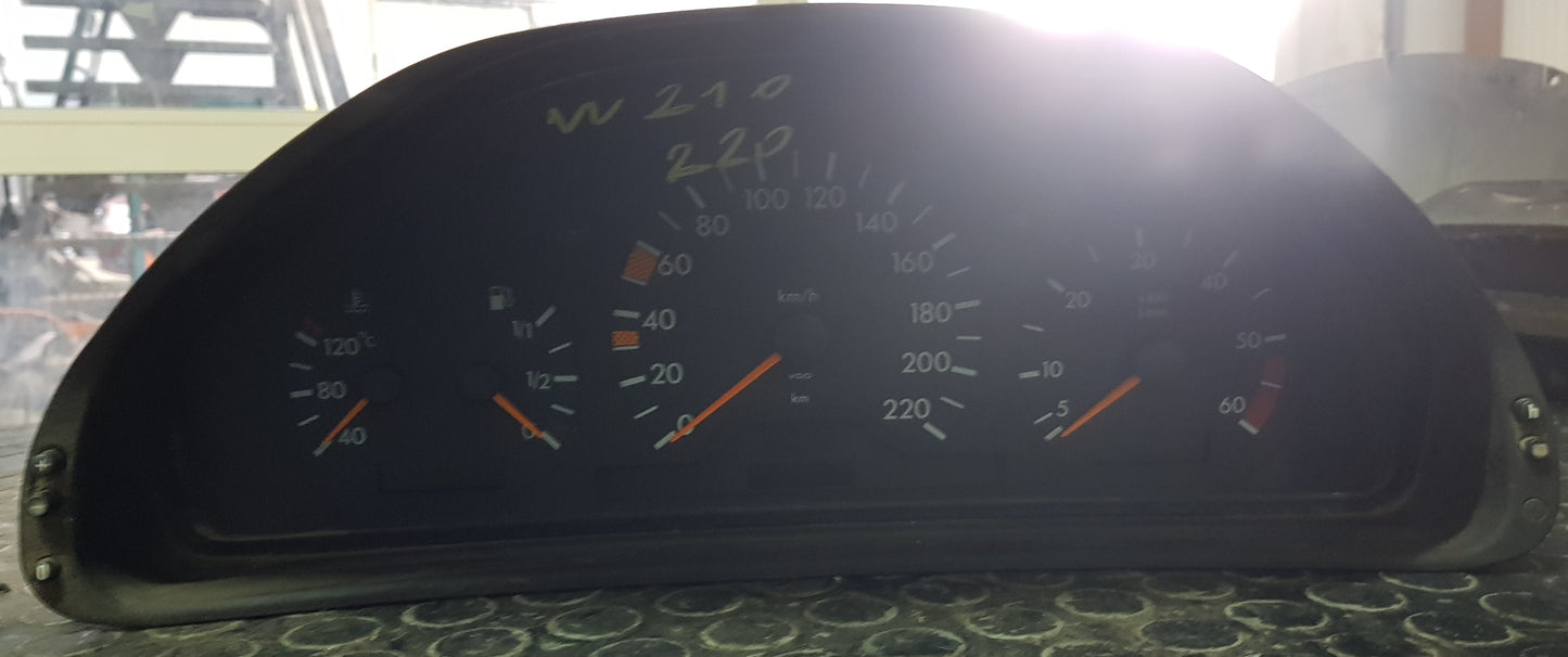 Quadro strumenti / Contachilometri Mercedes W210
