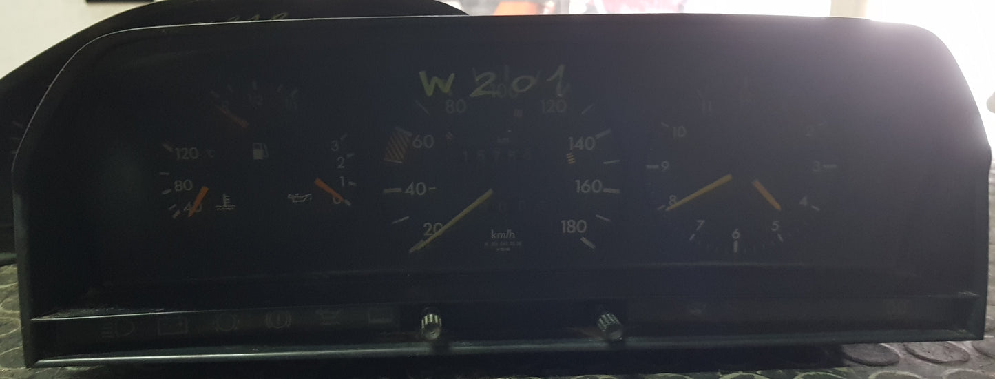 Quadro strumenti / Contachilometri Mercedes W201