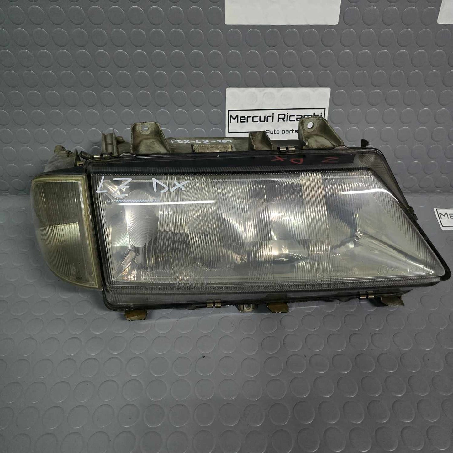 Proiettore destro Lancia Z