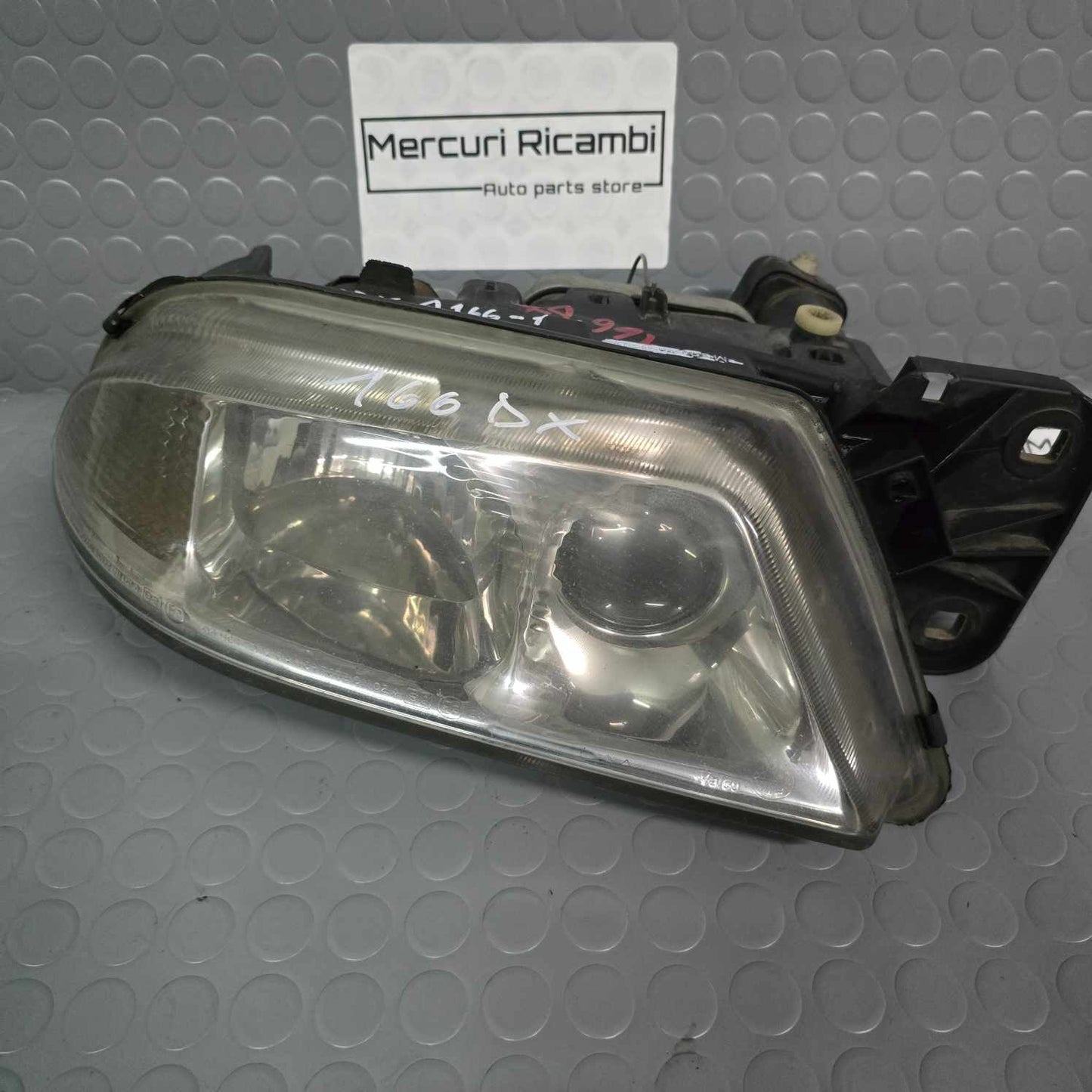 Proiettore destro Alfa Romeo 166