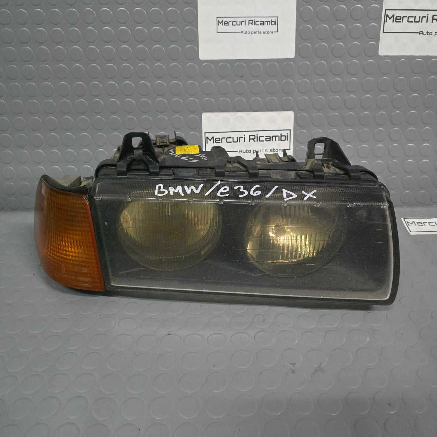 Proiettore destro Bmw e36 alogeno