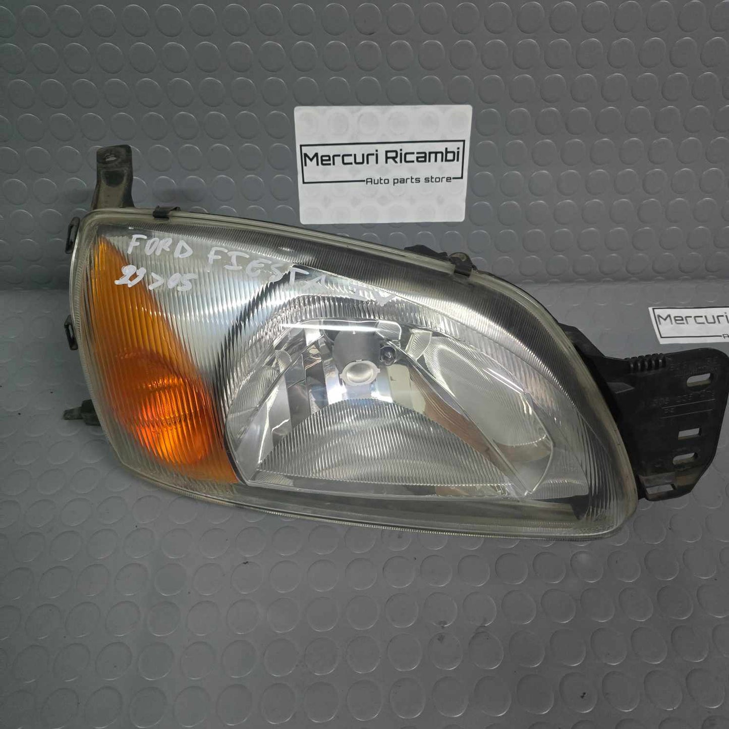 Proiettore destro Ford Fiesta IV 4^Serie