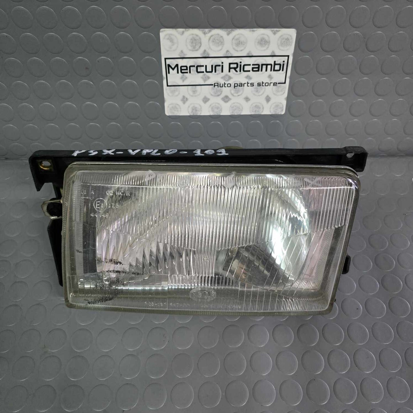 Proiettore sinistro Volkswagen Polo 86C