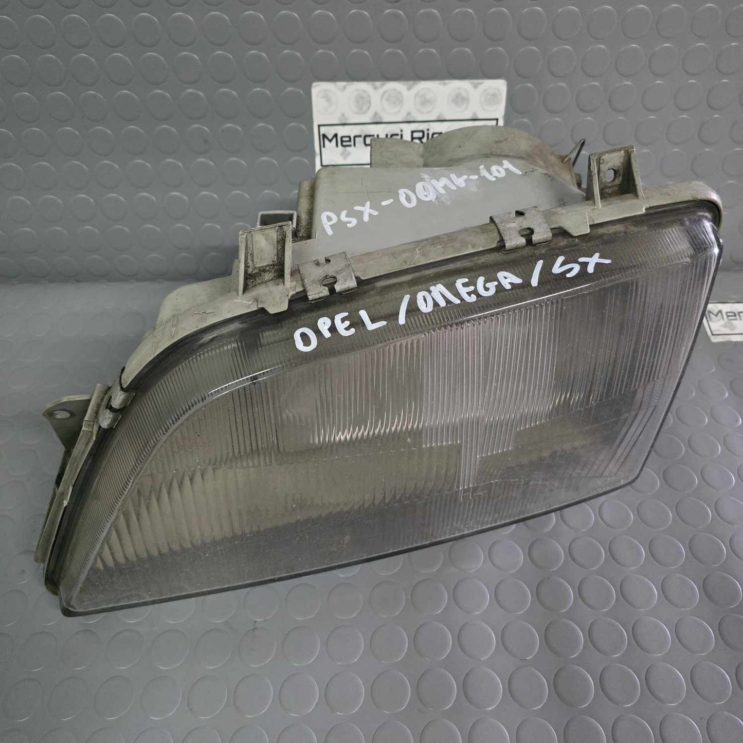 Proiettore sinistro Opel Omega