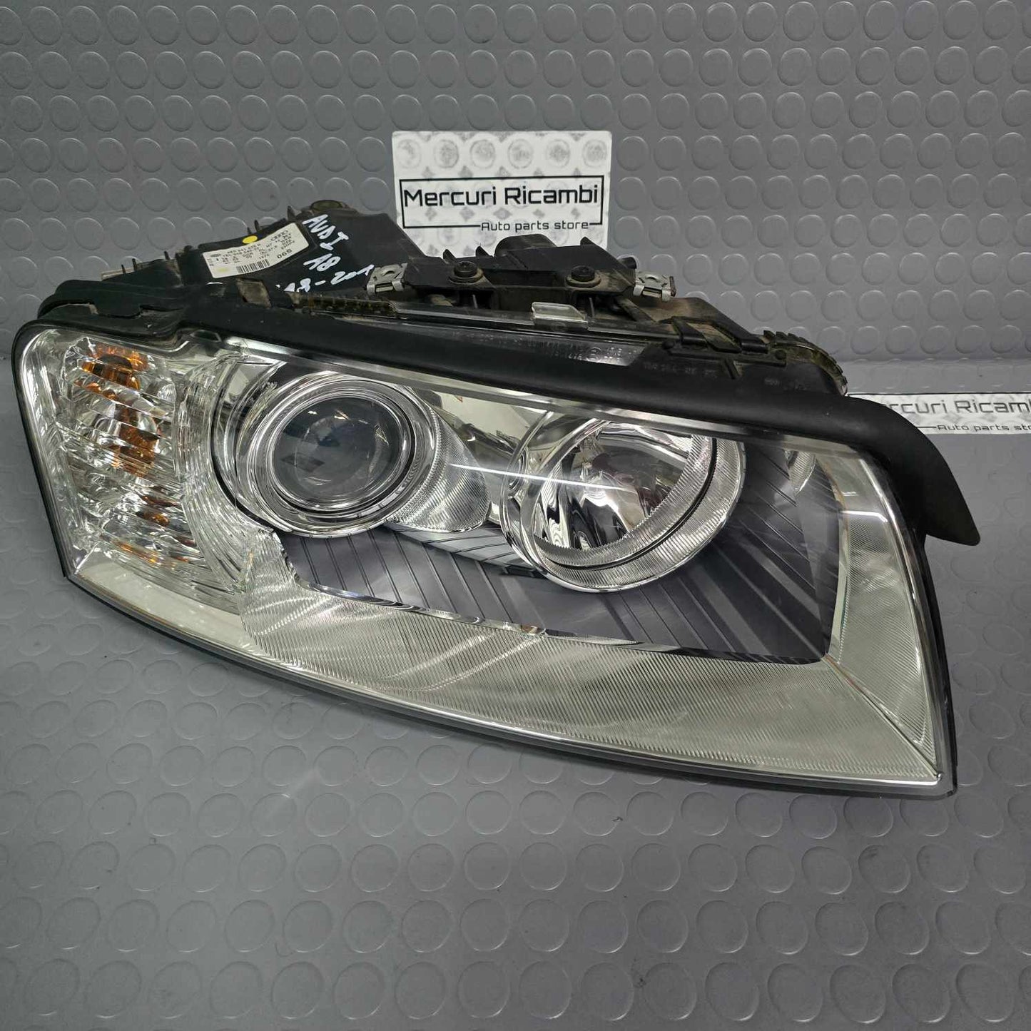 Proiettore destro Audi A8 2^Serie