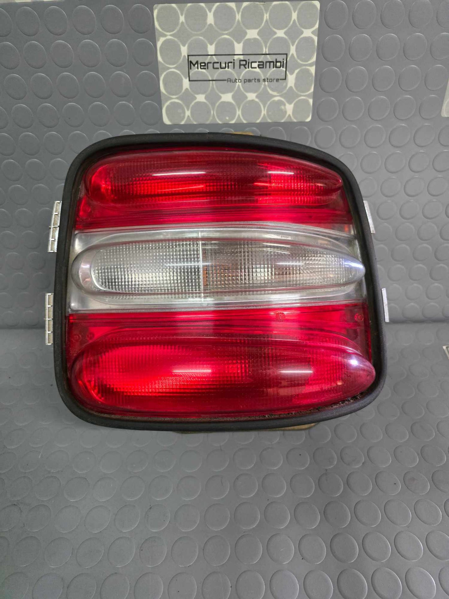 Fanale posteriore sinistro Fiat Brava1^ serie