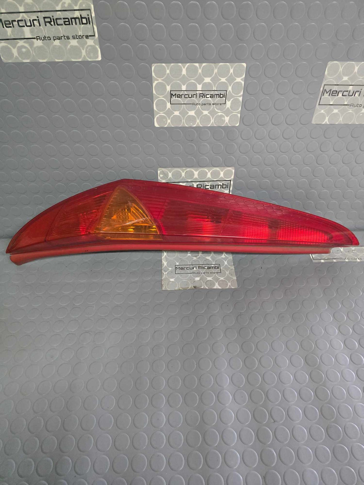 Fanale posteriore sinistro Fiat Punto 2^/3^ serie 3 porte