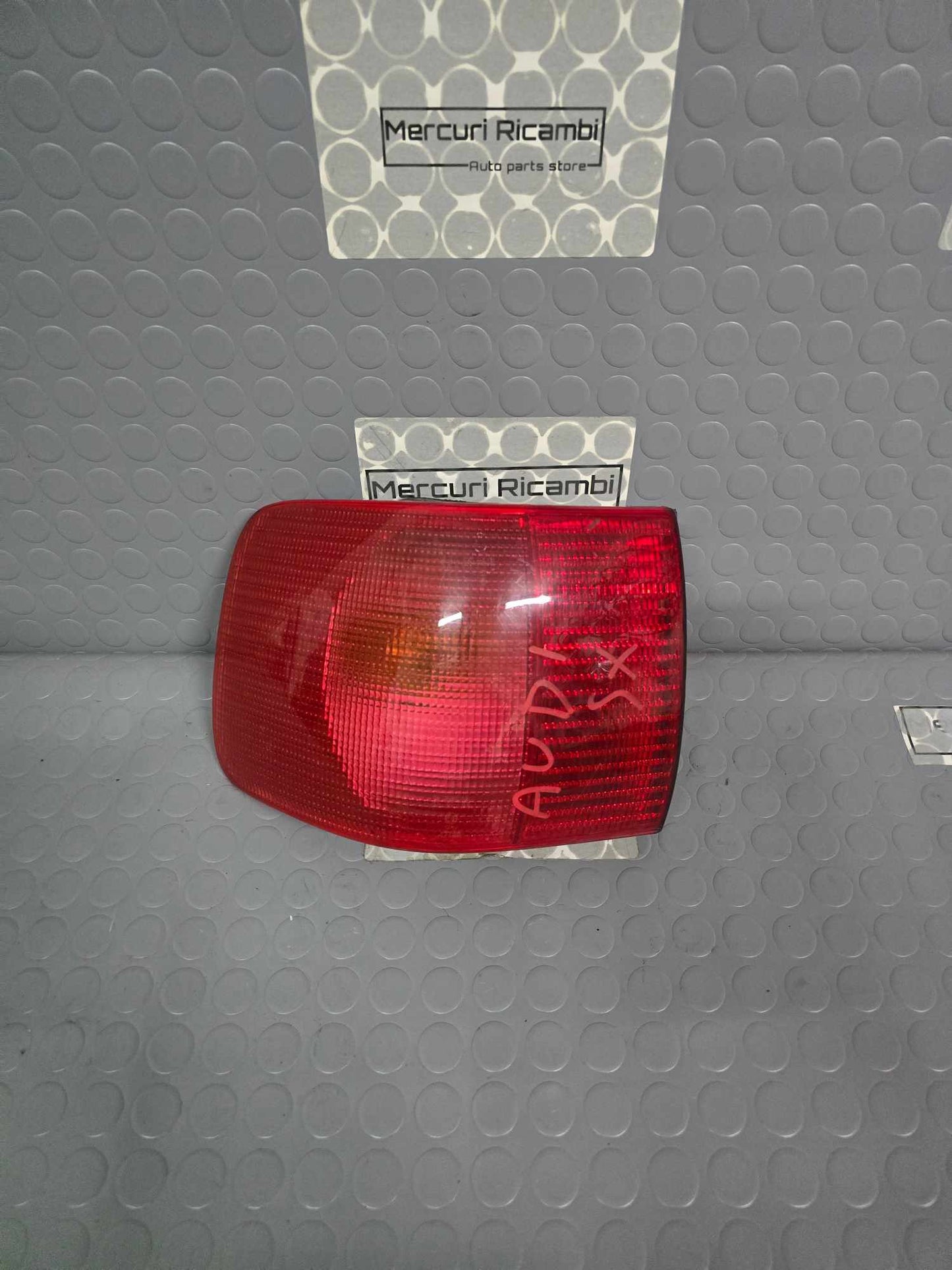 Fanale posteriore sinistro Audi 80
