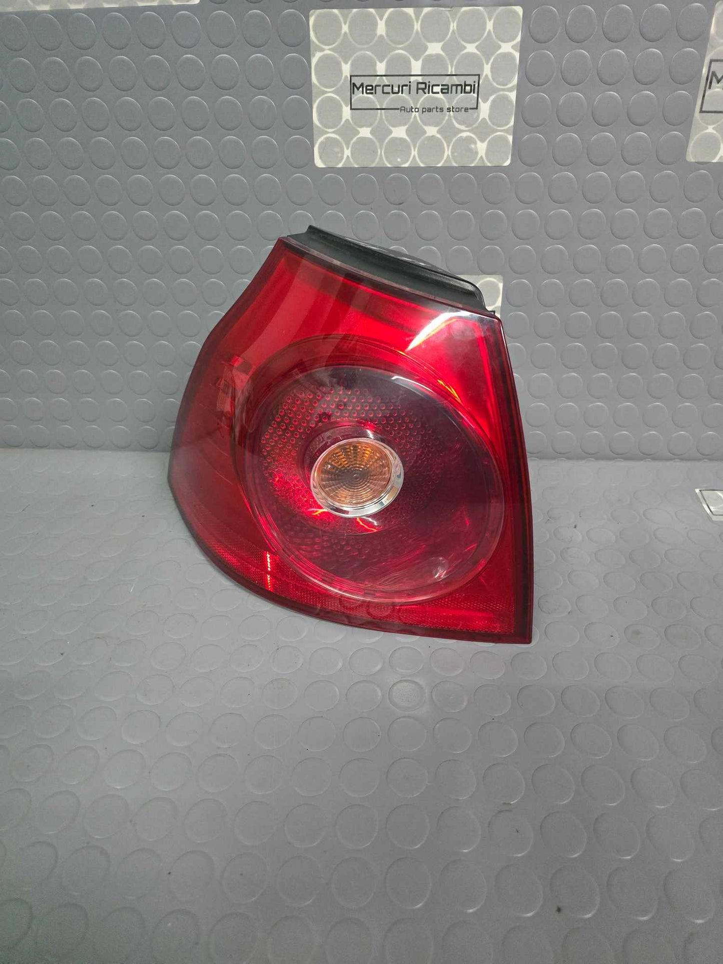 Fanale posteriore sinistro Volkswagen Golf V (5) - carrozzeria