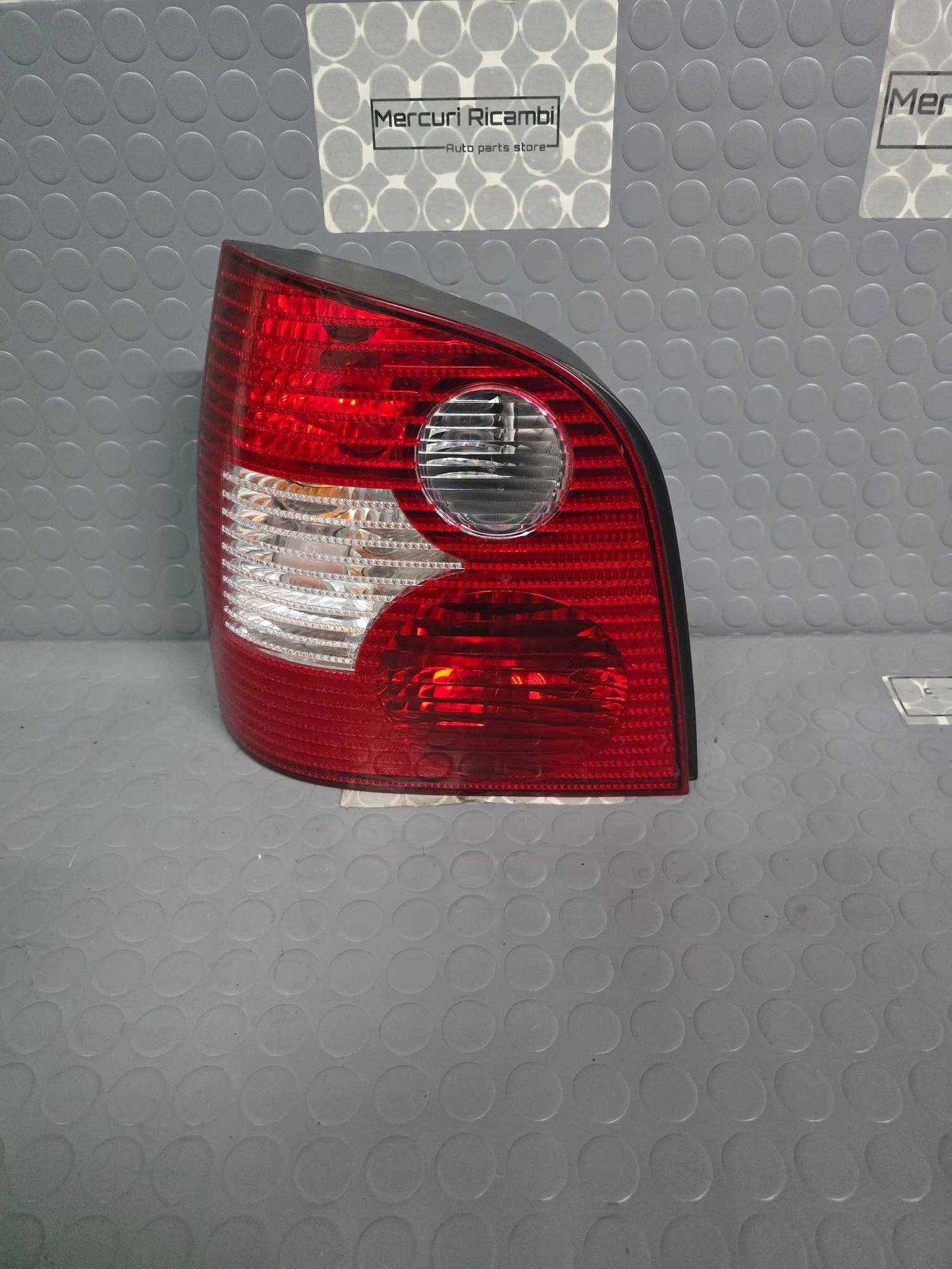 Fanale posteriore sinistro Volkswagen Polo 9N 4^ serie