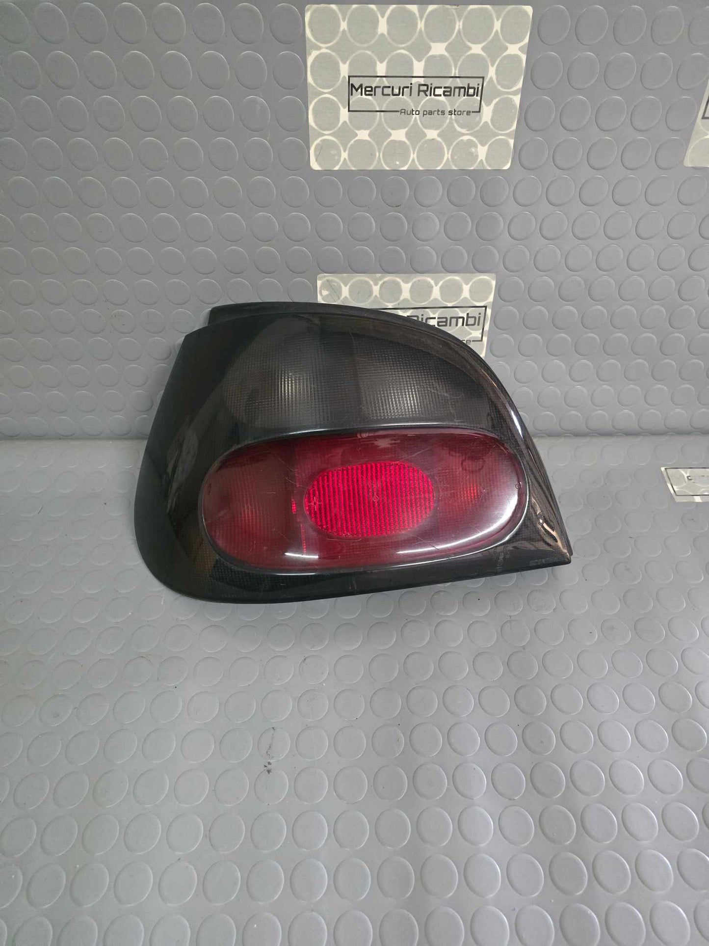 Fanale posteriore sinistro Renault Megane 1^ serie