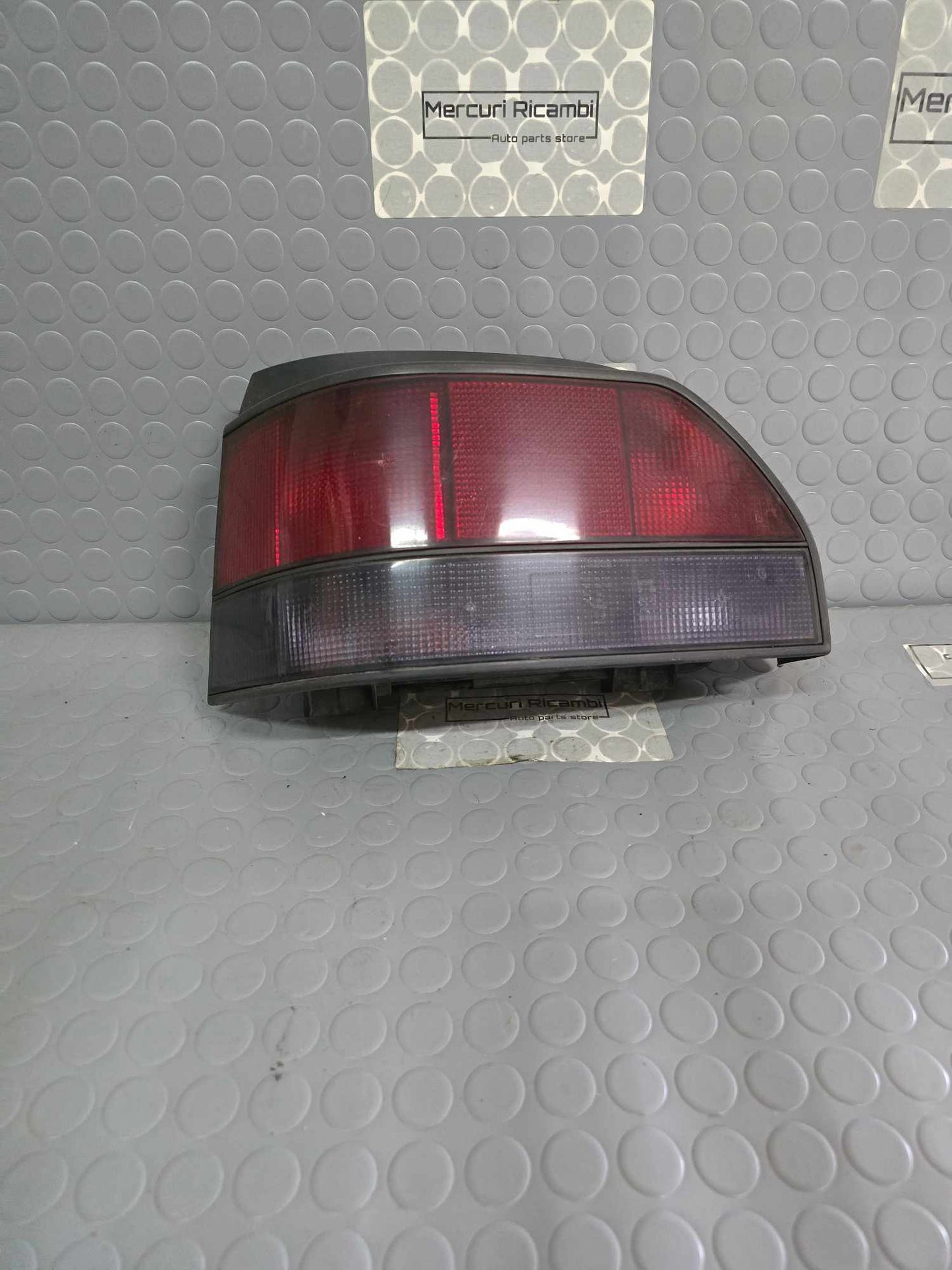 Fanale posteriore sinistro Renault Clio 1^ serie
