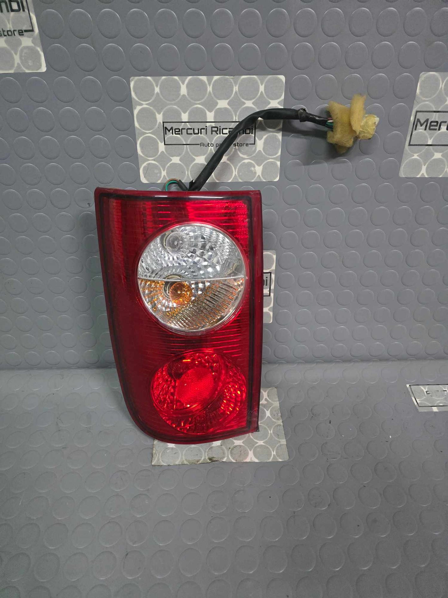 Fanale posteriore sinistro Tata Safari Dicor 05>12