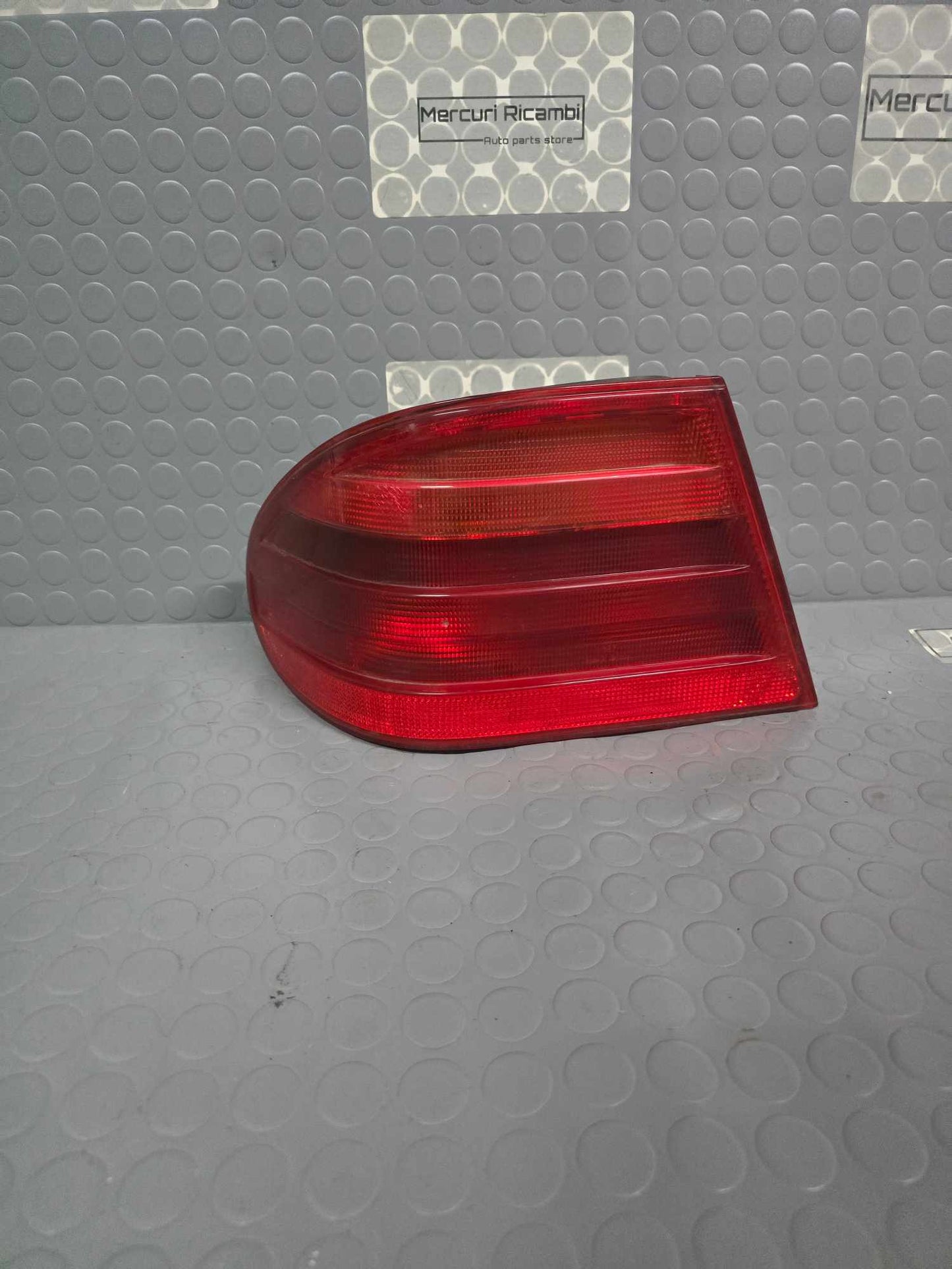 Fanale posteriore sinistro Mercedes E w210 95>02 - carrozzeria