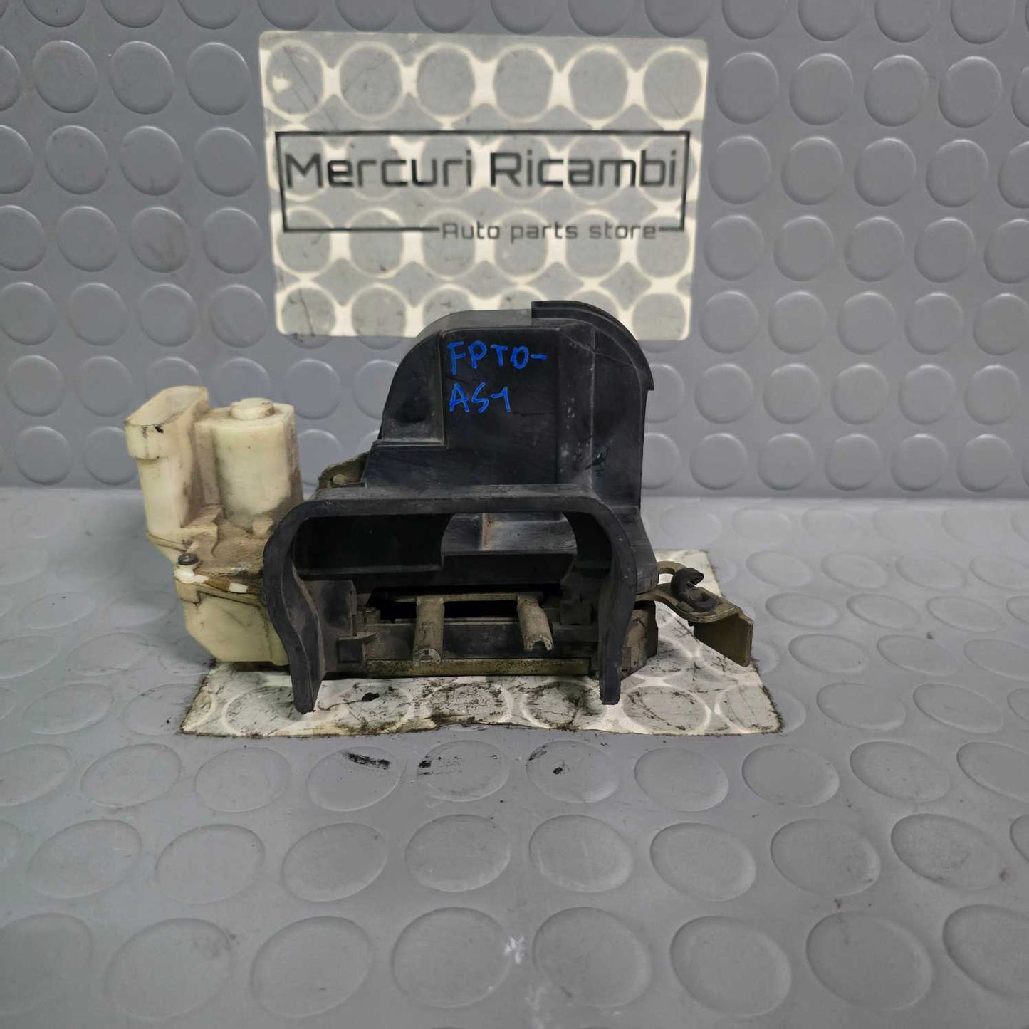 Serratura anteriore sinistra Fiat punto 1^ serie