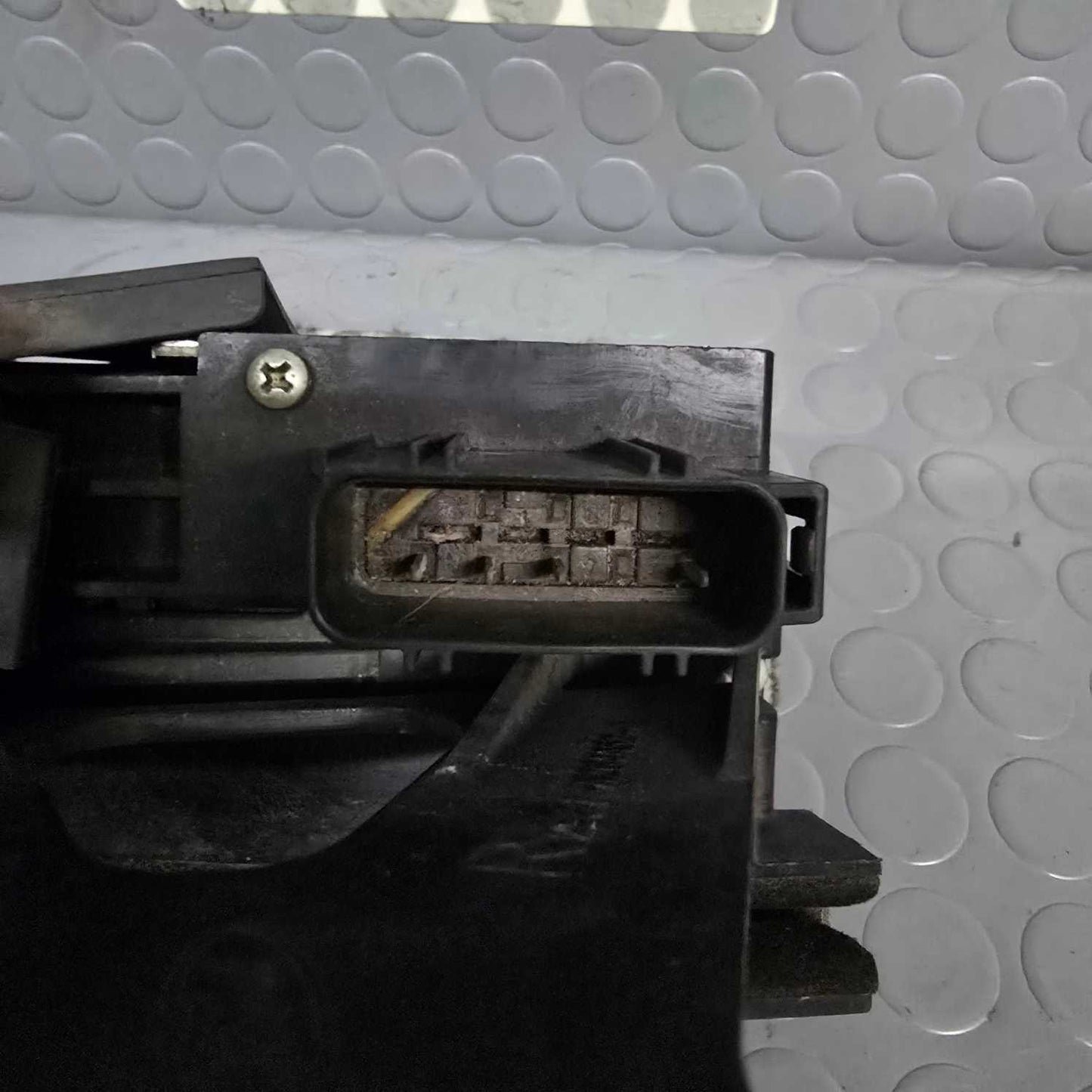 Serratura anteriore sinistra Ford Fiesta 6^ serie