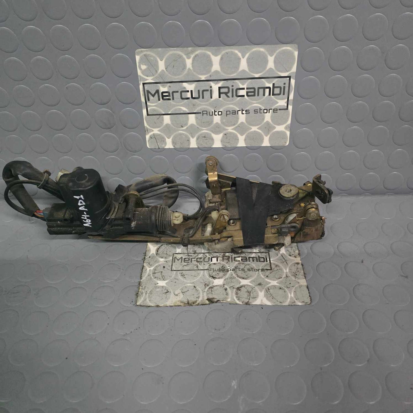 Serratura anteriore destra Alfa Romeo 164