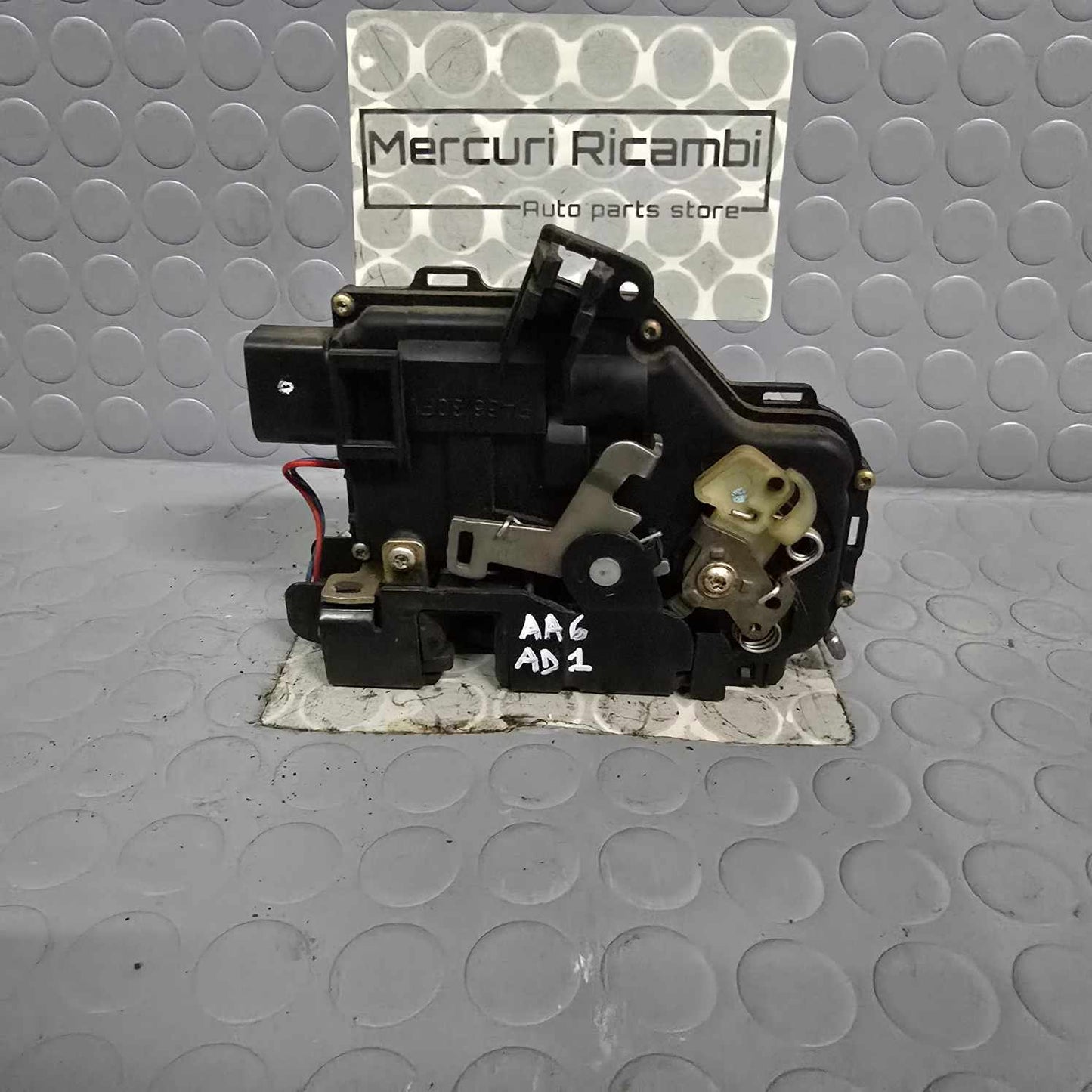 Serratura anteriore destra Audi A6 c5 2^ serie