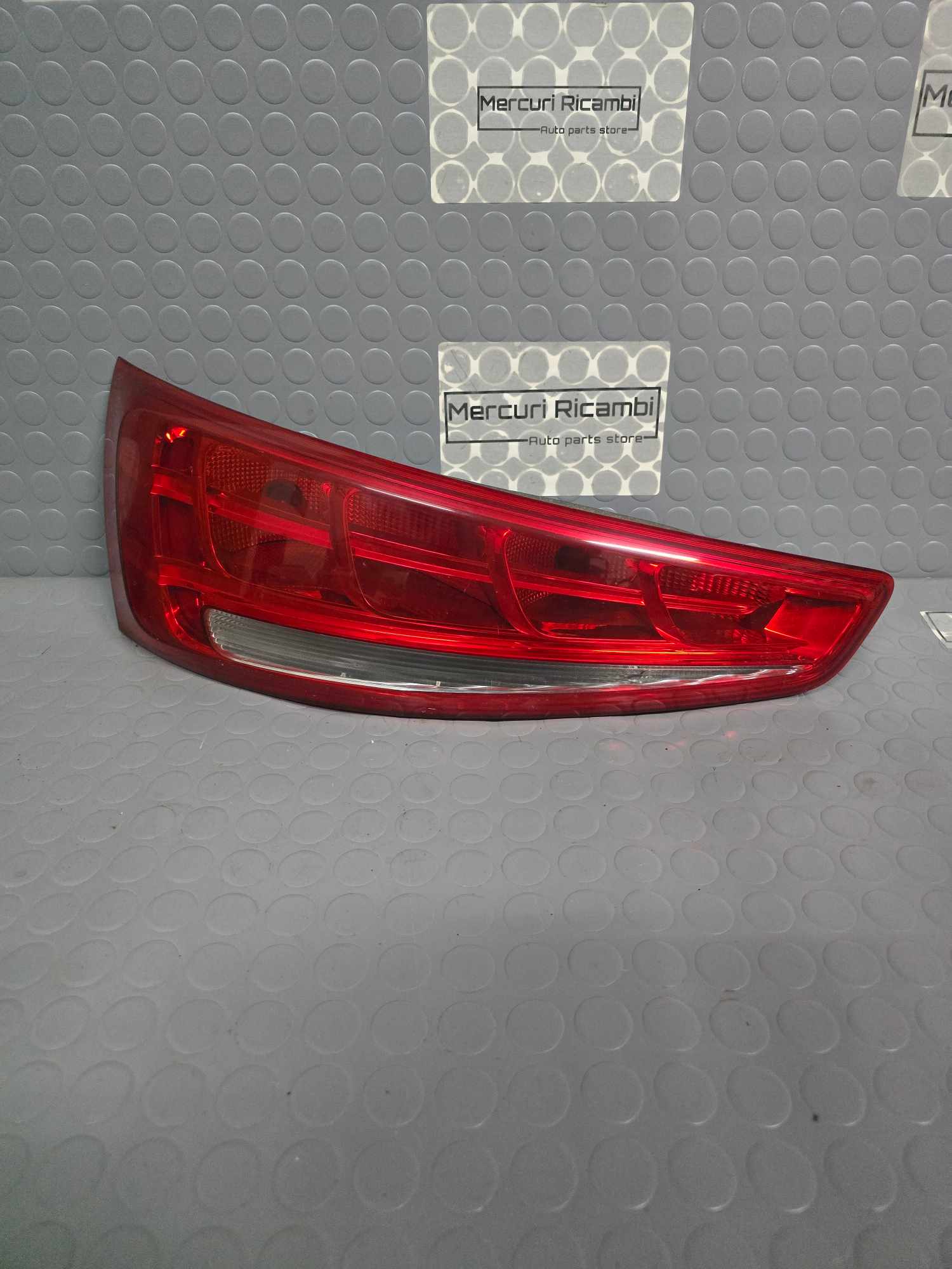 Fanali posteriori lato sinistro