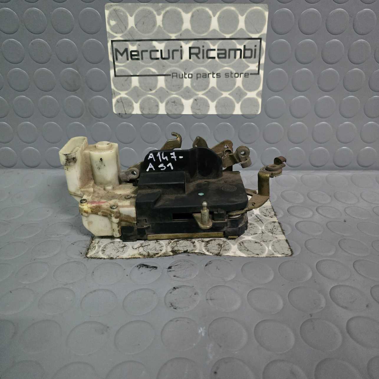 Serratura anteriore sinistra Alfa Romeo 147