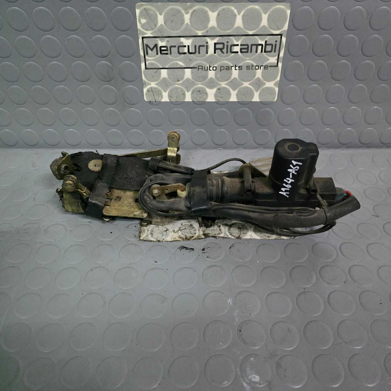 Serratura anteriore sinistra Alfa Romeo 1^ serie