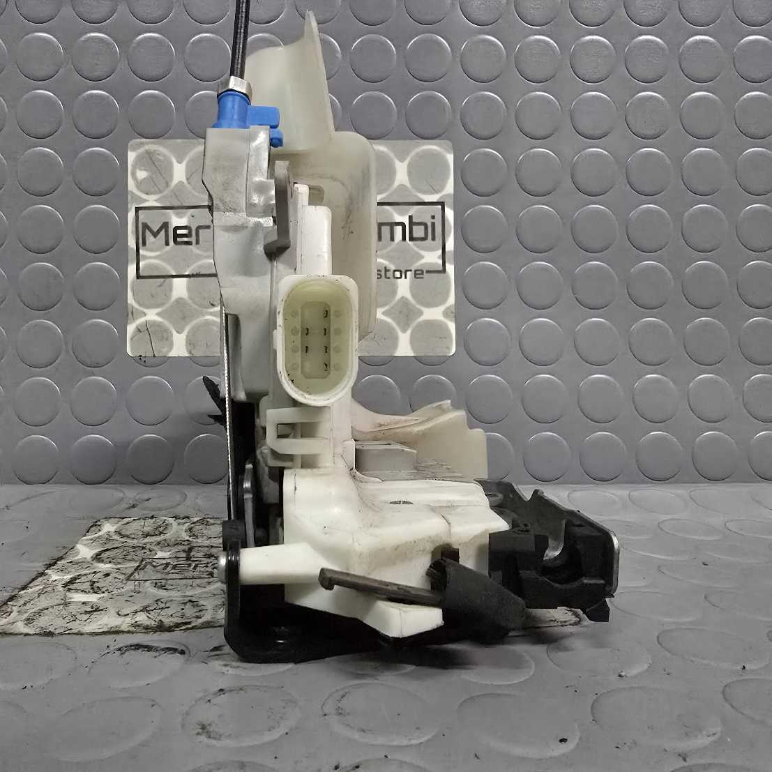 Serratura anteriore sinistra Audi Q3 8U anno 2016 1^ serie