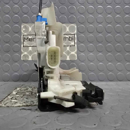 Serratura anteriore sinistra Audi Q3 8U anno 2016 1^ serie