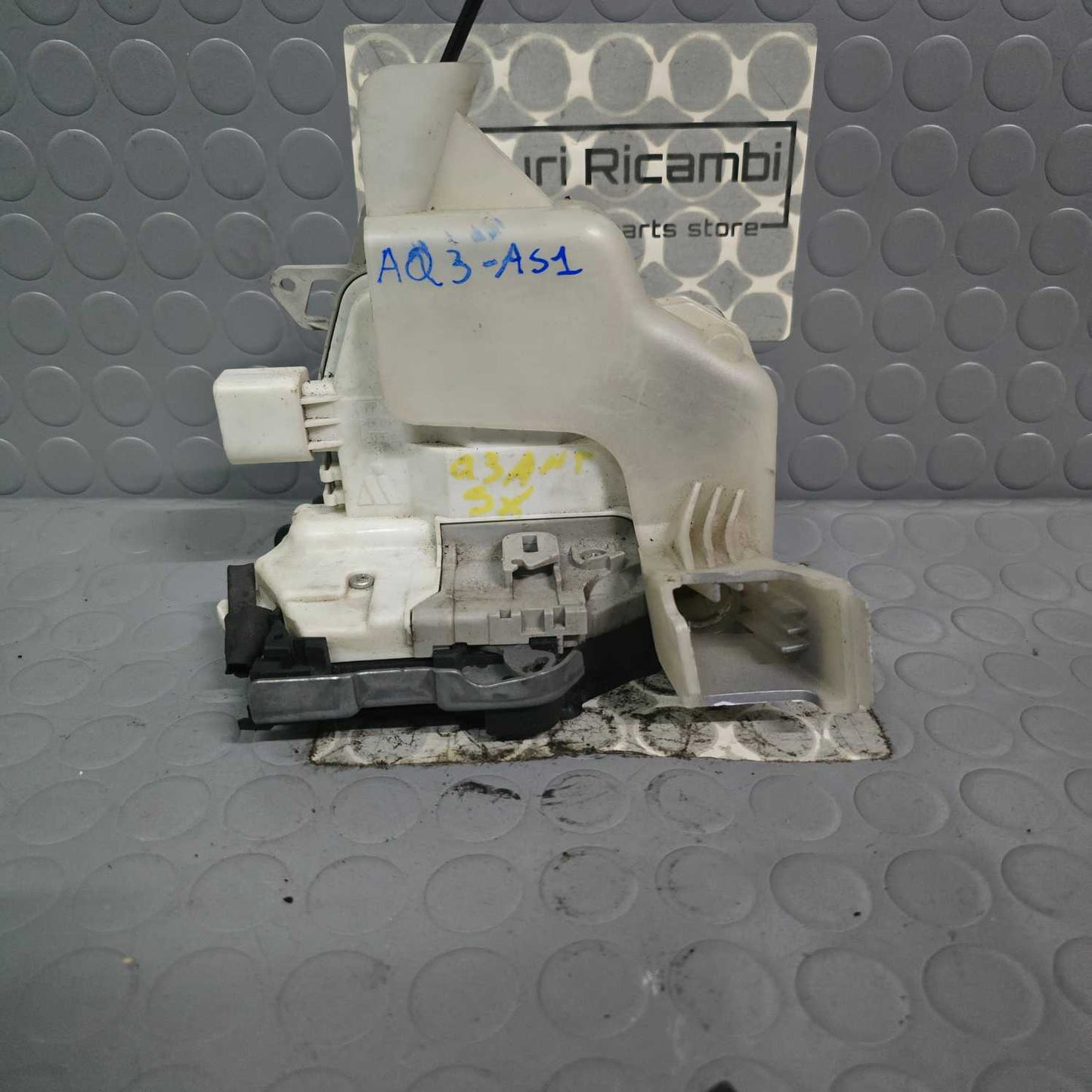 Serratura anteriore sinistra Audi Q3 8U anno 2016 1^ serie