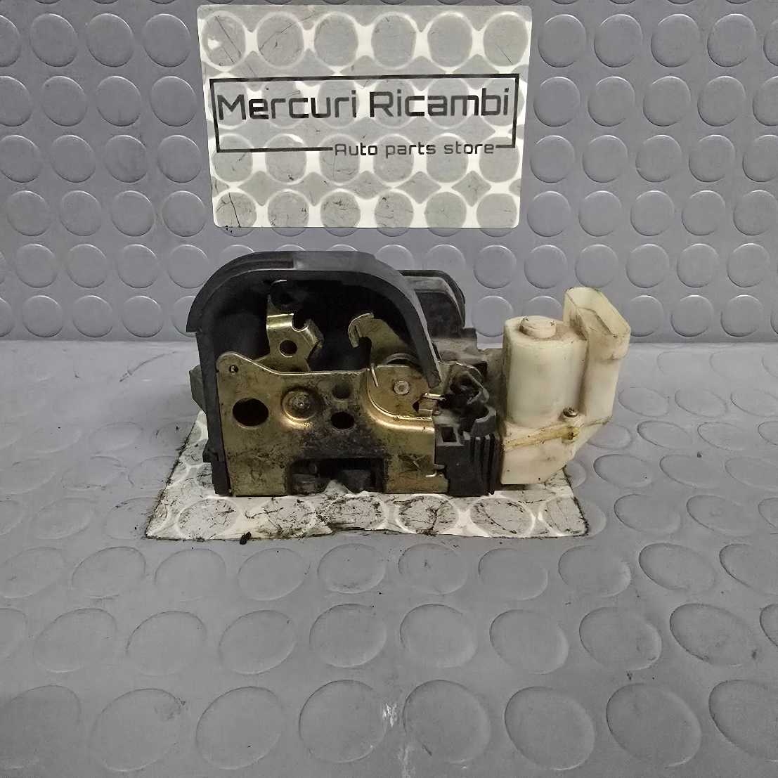 Serratura anteriore sinistra Fiat punto 1^ serie