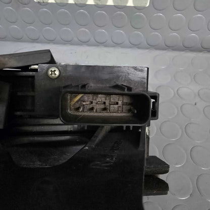 Serratura anteriore sinistra Ford Fiesta 6^ serie