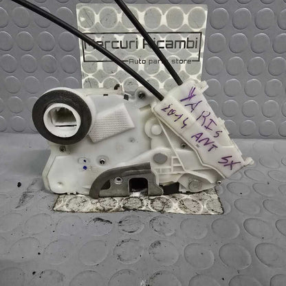 Serratura anteriore sinistra Toyota Yaris anno 2014 3^ serie