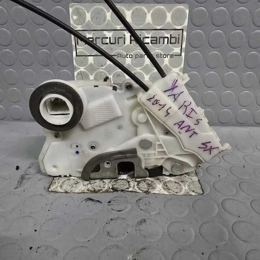 Serratura anteriore sinistra Toyota Yaris anno 2014 3^ serie