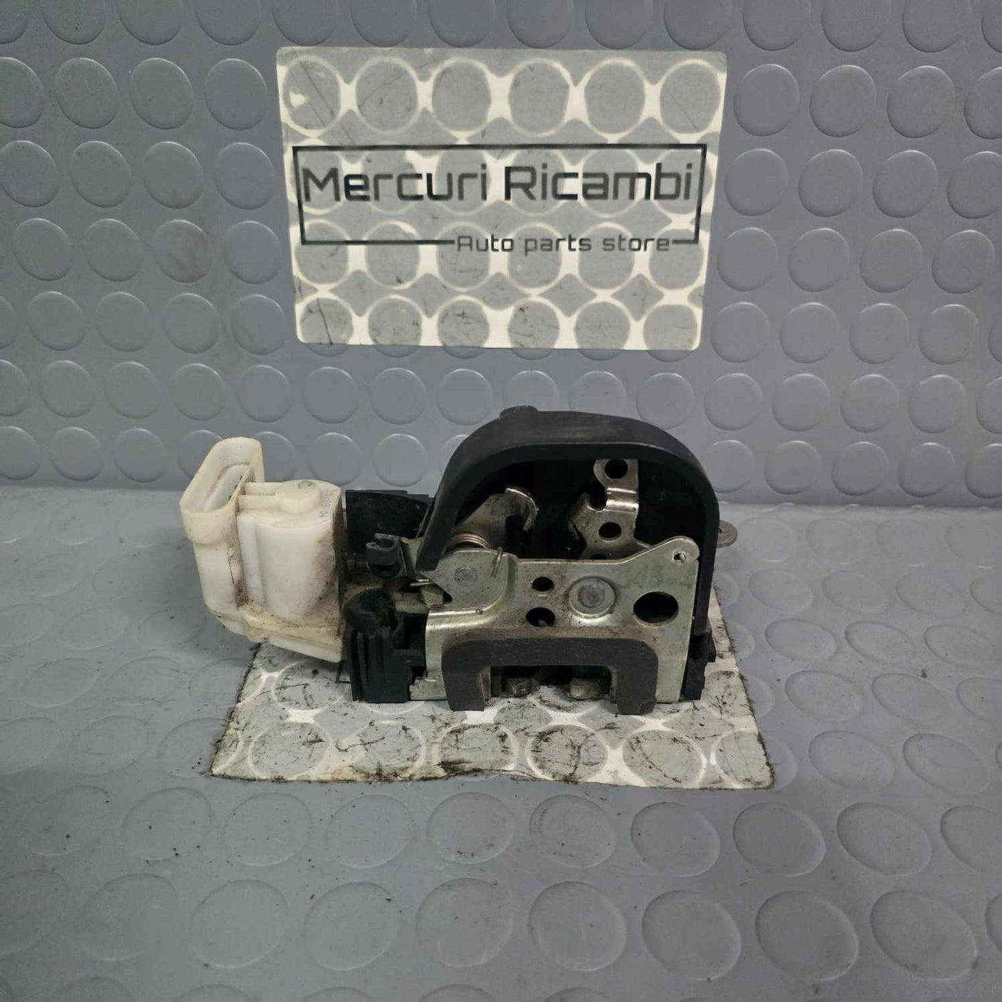 Serratura anteriore destra Alfa Romeo 147