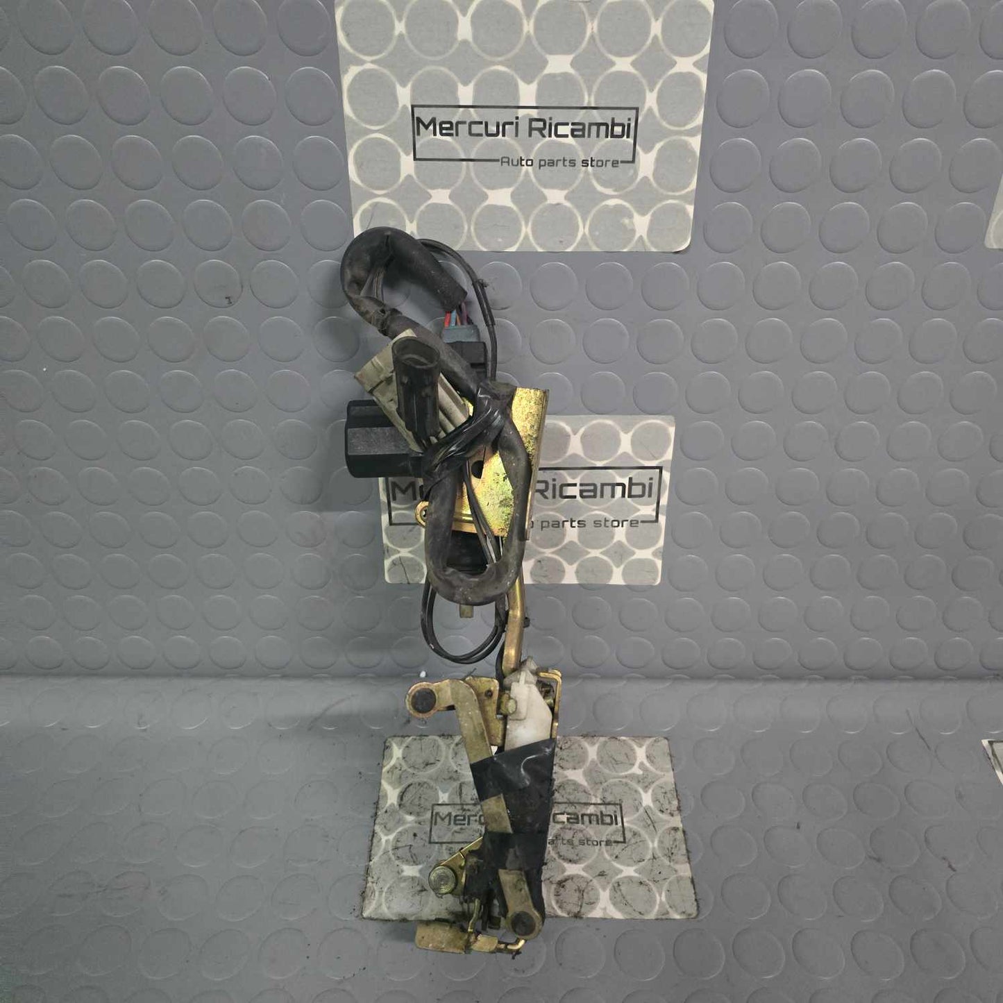 Serratura anteriore destra Alfa Romeo 164