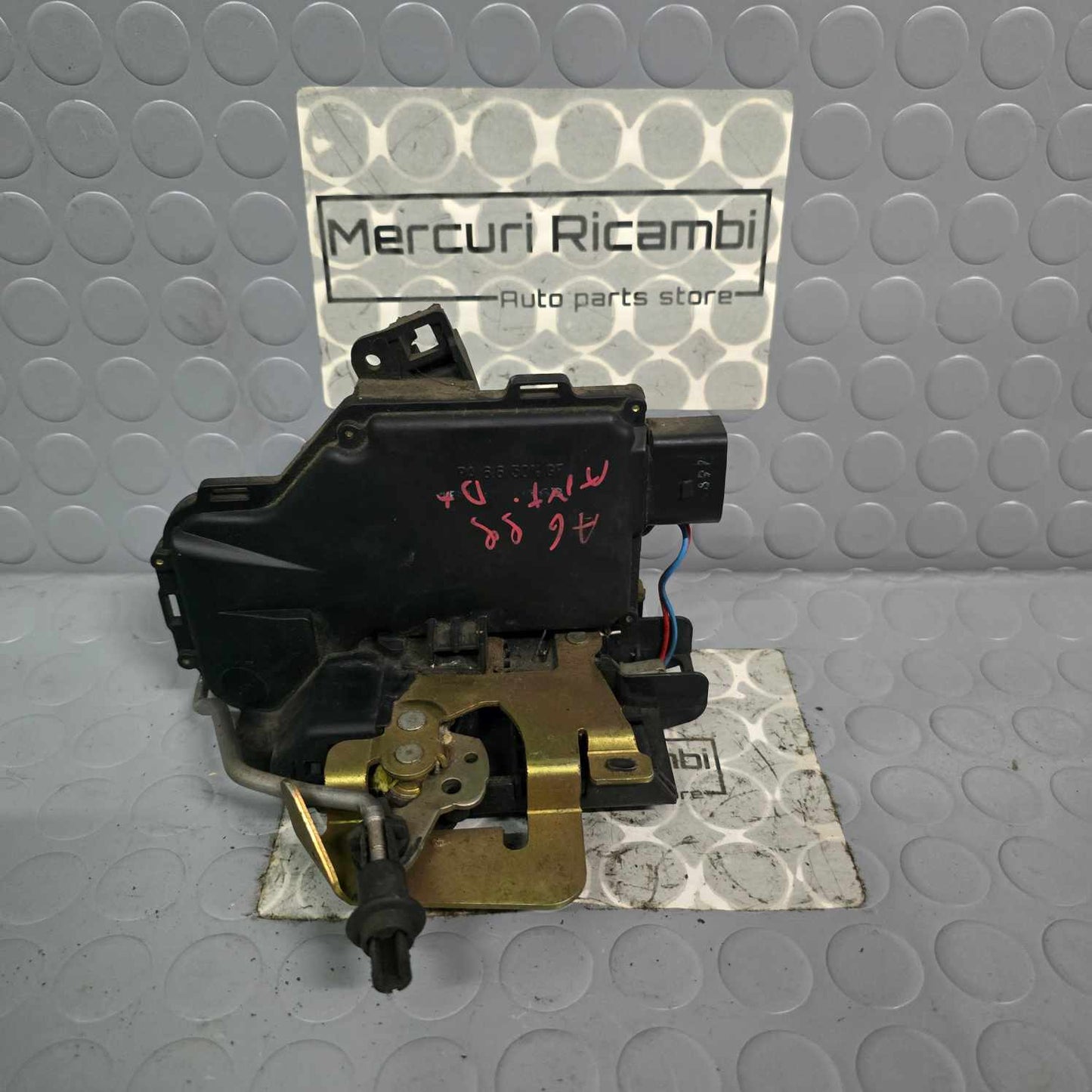 Serratura anteriore destra Audi A6 c5 2^ serie