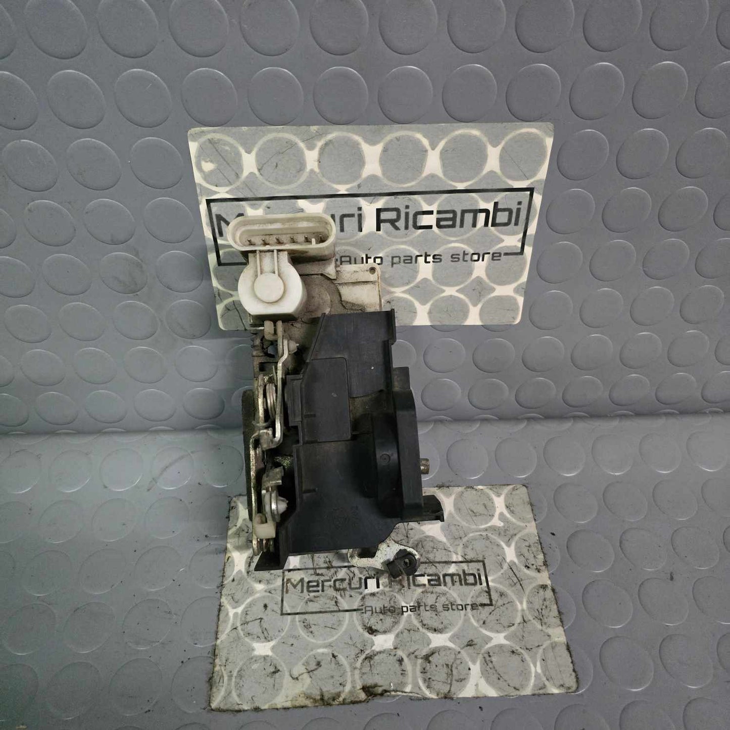 Serratura anteriore destra Fiat Punto 3^ serie