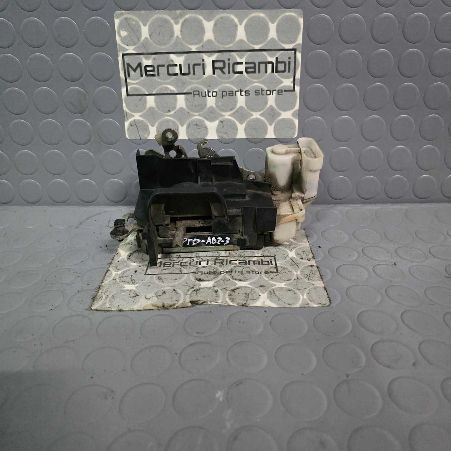 Serratura anteriore destra Fiat Punto 3^ serie