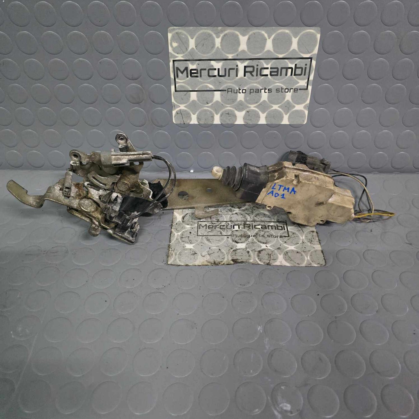 Serratura anteriore destra Lancia Thema 1^ serie