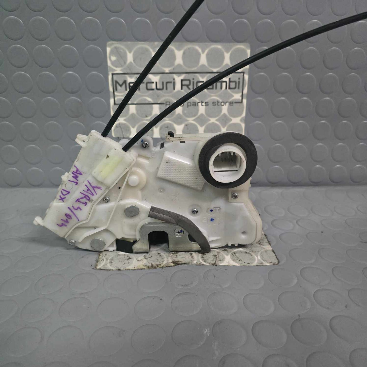 Serratura anteriore destra Toyota Yaris